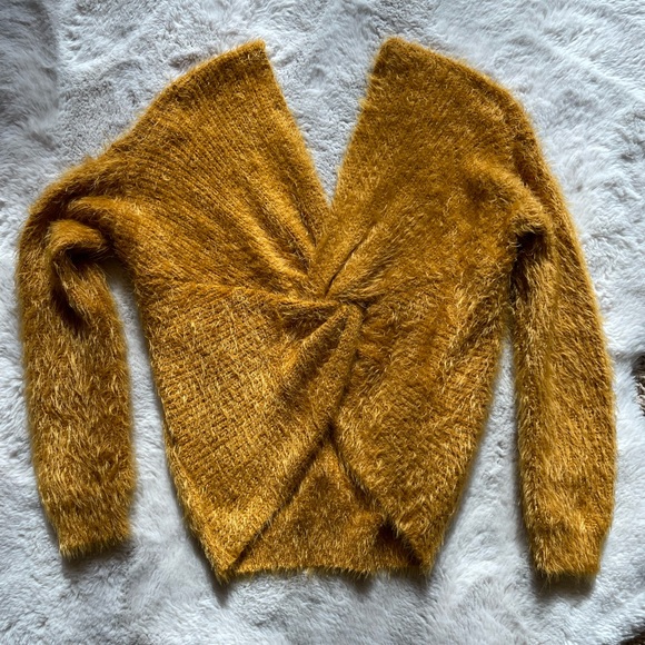 Gold fuzzy sweater - Picture 2 of 2